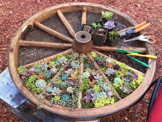 20 Lovely DIY Summer Garden Decorations - Recycle Tree Stumps for Garden Decor, garden decor, diy garden projects, diy garden