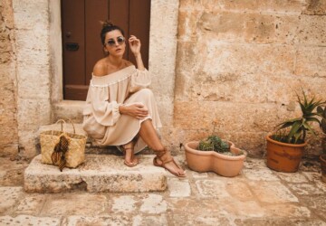 Go Explore- 15 Great Traveling Outfit Ideas - vacation outfit, Travel outfit ideas, summer outfit ideas, casual summer outfit
