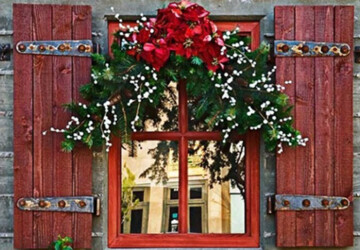 Quick Tips for Cleaning Your Window Treatments for the Holidays -