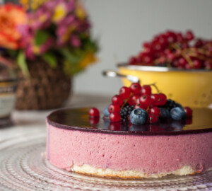 17 Delicious Summer Berry Cake Recipes - summer desserts, summer cake recipes, Summer Berry Cake Recipes, Berry Cake Recipes, berry