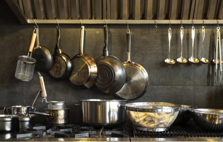 Pot Shots – The Essential Guide to Selecting the Right Pots & Pans -