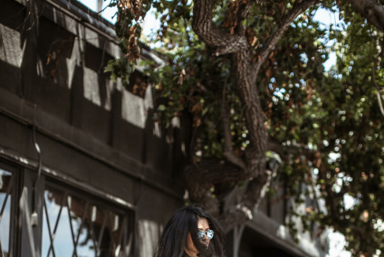 18 Lovely Jeans and Shirts Combos for Chic Summer Look 18 Lovely Jeans and Shirts Combos for Chic Summer Look - summer outfit ideas, summer jeans outfit ideas, Sleeveless Shirts, jeans outfit, jeans and shirts outfits, casual summer outfit, Casual Shirts