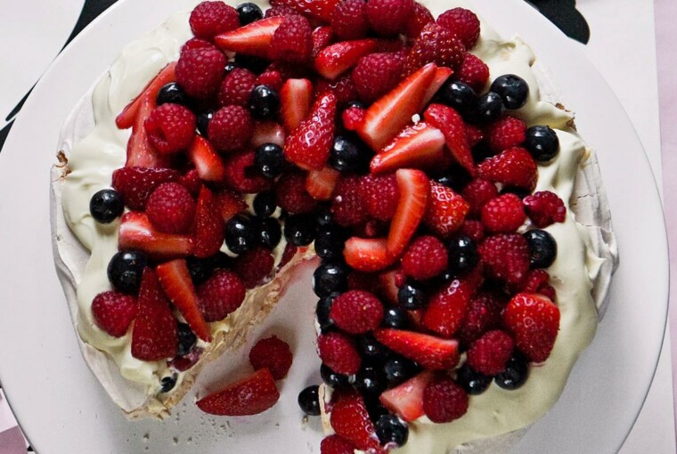 15 Tasty and Easy to Make Summer Berry Recipes (Part 2) - Summer Berry Cake Recipes, Summer Berry Brunch Recipes, Strawberry Recipes, Berry Cake Recipes, berry