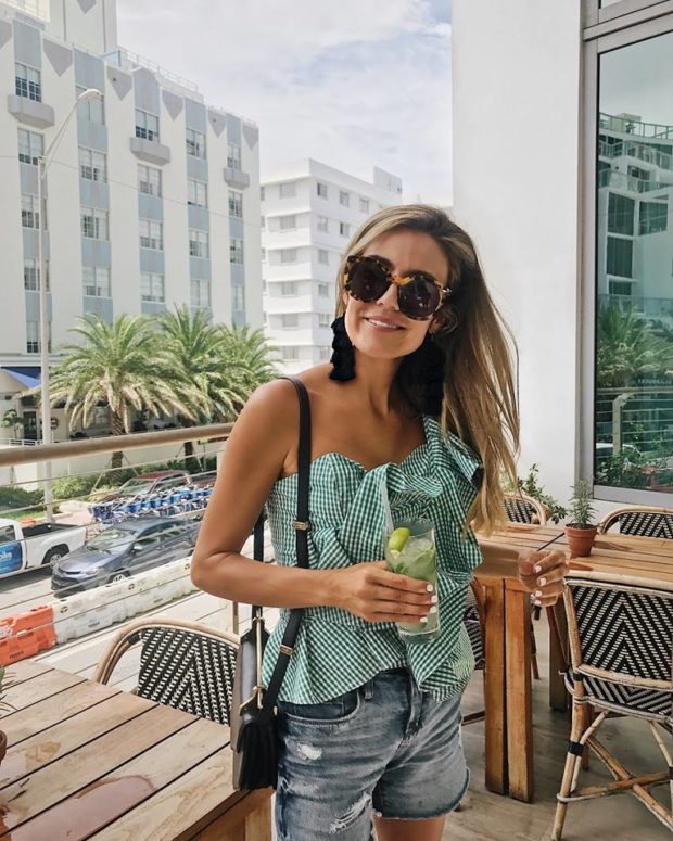 www.hellofashionblog.com