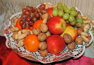 Healthy Snacking with Fruits and Nuts - nuts, healthy snacking, healthy, fruits, food