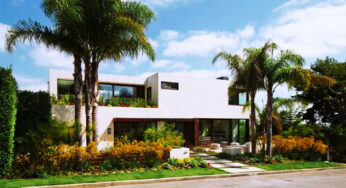 SUBU Design Architecture Developed The Stellar Manhattan Beach Residence in California