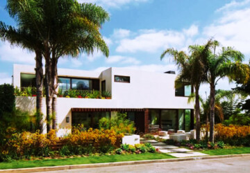 SUBU Design Architecture Developed The Stellar Manhattan Beach Residence in California - residence, outdoor, manhattan beach residence, manhattan beach, manhattan, luxury, interior, house, home, exterior, california, beach house, beach