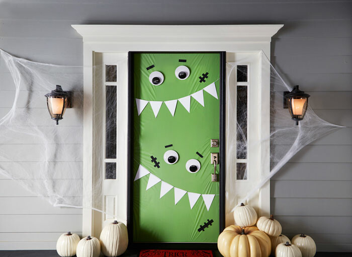 15 DIY Halloween Door Decor Ideas - Halloween Door Decor, DIY Halloween Wreaths, diy Halloween party, DIY Halloween Door Decor, DIY Halloween Door, diy Halloween decorations