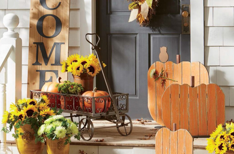Welcome Fall: 16 Amazing DIY Fall Porch Decorating Ideas - fall porch decor, DIY Porch Decor Ideas, DIY Fall Porch Decorating Ideas, DIY Fall Porch, diy fall decor, DIY Fall Centerpiece, diy fall