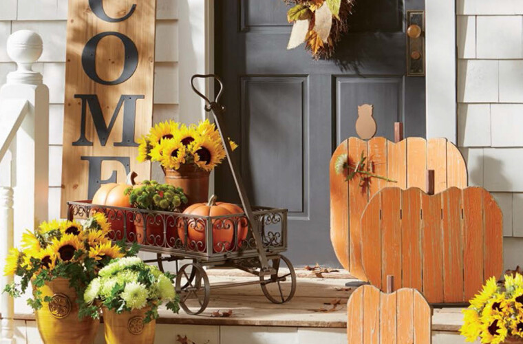 Welcome Fall: 16 Amazing DIY Fall Porch Decorating Ideas Welcome Fall: 16 Amazing DIY Fall Porch Decorating Ideas - fall porch decor, DIY Porch Decor Ideas, DIY Fall Porch Decorating Ideas, DIY Fall Porch, diy fall decor, DIY Fall Centerpiece, diy fall