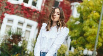 15 Comfy Fall Outfit Ideas To Copy Right Now