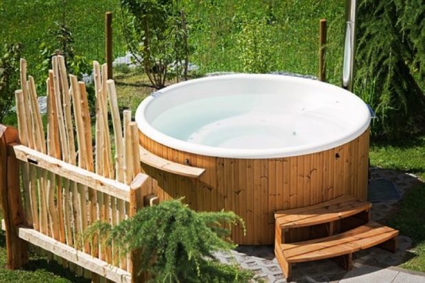 What Kind of Hot Tub Should I Buy? -