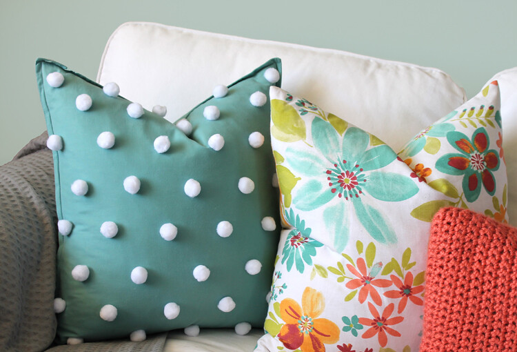 Home Decor: 16 Easy and Creative DIY Pillow Projects - pillowcase, pillow cover, diy pillows, diy pillow, diy home decor