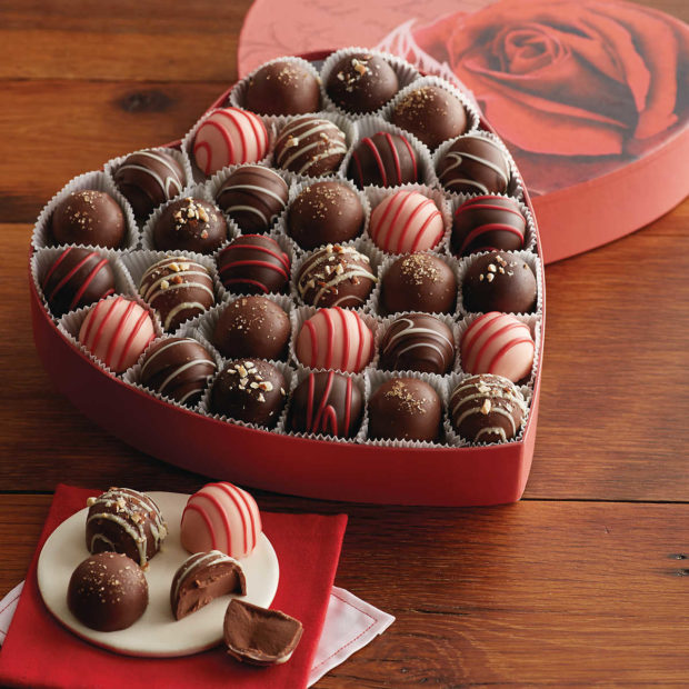 Classic Valentine's Day Gift Ideas That You Can't Go Wrong With - Valentine's day, valentine's, valentine, love, jewelry, heart, gifts, gift, flowers, chocolates, bouquet