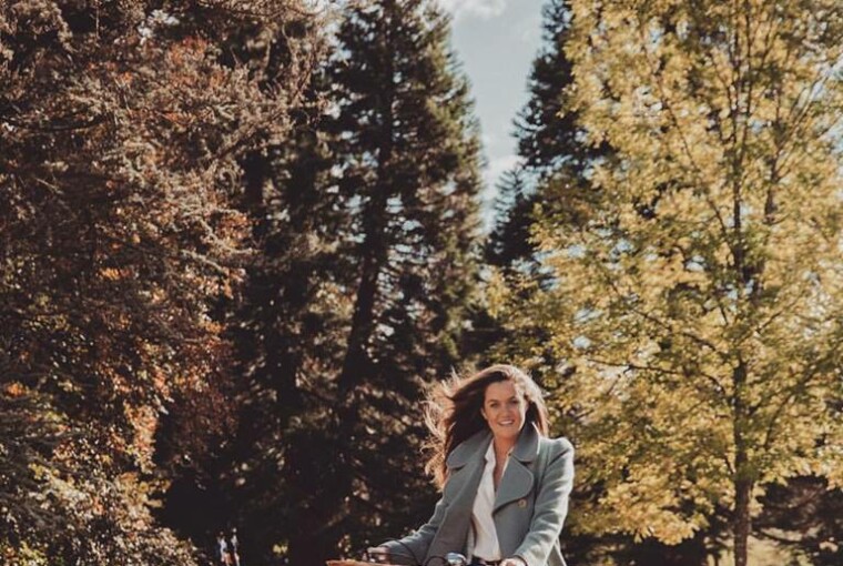 17 Outfits That Make the Cold Weather Okay 17 Outfits That Make the Cold Weather Okay - winter outfit ideas, fall to winter outfits, fall outfit ideas, Cold Weather Office Style, cold weather, coat winter outfit ideas