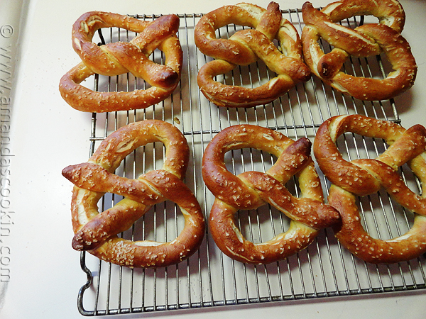 17 Amazing Pretzel Recipes and Ideas - recipes, pretzels, Pretzel Recipes, Pretzel