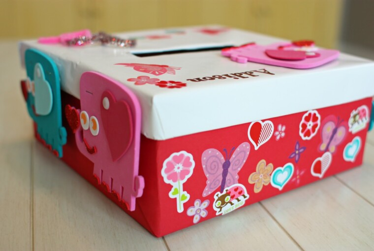 17 Adorable DIY Ideas for Valentine Boxes for Girls - Valentine Boxes for Girls, Valentine Boxes, diy Valentine Boxes, DIY Ideas for Valentine Boxes for Girls