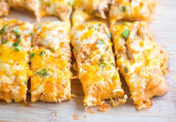 16 Easy Buffalo Chicken Recipes You Need To Try - Chicken Recipes, Chicken Meal Ideas, Buffalo Chicken Recipes, Buffalo Chicken