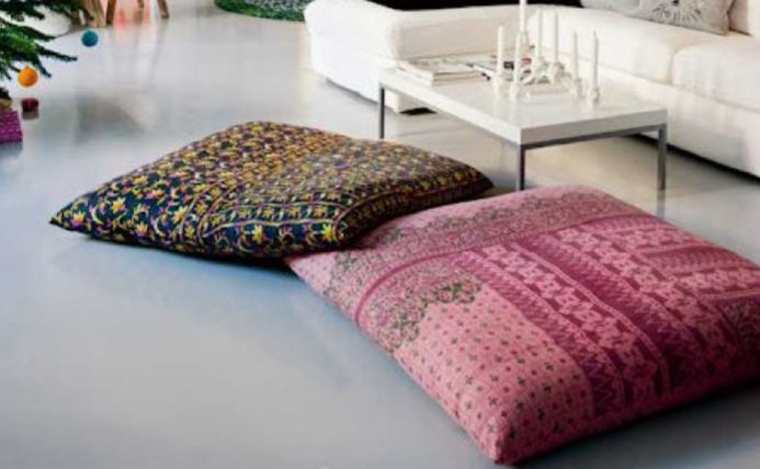 15 Comfy DIY Floor Pillows and Cushions - floor cushions, diy pillow, diy home decor, DIY Floor Pillows, diy Cushions, cushions