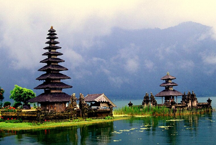 Bali, Beautiful Bali Bali, Beautiful Bali - uluwatu cliff temples, ulun danu temple, travel, tips, tegenungan waterfall, seminyak, nasa dua, kuta, gili islands, bali