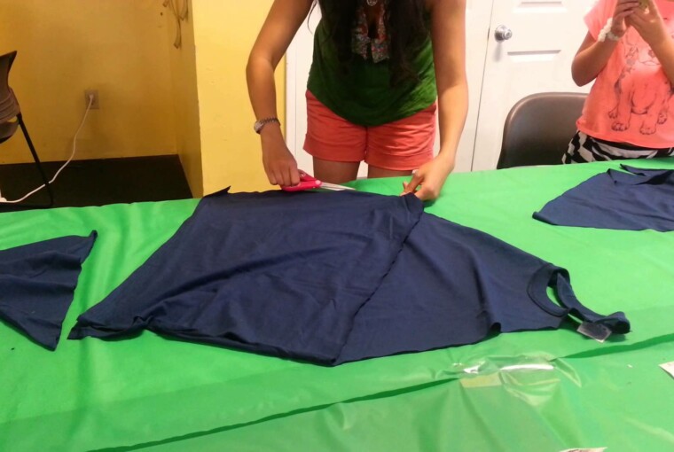 Free Sewing Patterns: 13 Summer T-shirt Tutorials Free Sewing Patterns: 13 Summer T-shirt Tutorials - White T-shirt, T-shirt Tutorials, Free Sewing Patterns: 13 Summer T-shirt Tutorials, Free Sewing Patterns, diy fashion projects, diy clothes