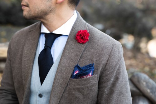 TIPS TO WEAR A LAPEL Flower | Gentleman Style - weddings, styling, men, lapel flowers, fashion, everyday wear