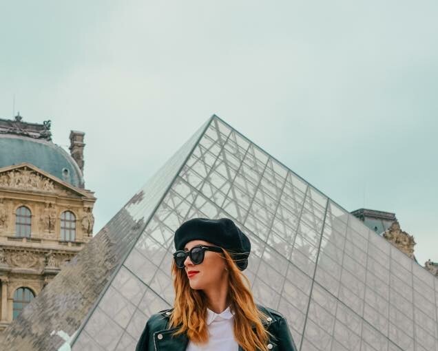 Street Style–15 Ways to Wear a Mini Skirt Through Fall Street Style–15 Ways to Wear a Mini Skirt Through Fall - mini skirt outfit, Leather Mini Skirt Outfits, Leather Mini Skirt, fall outifit ideas, fall mini skirt