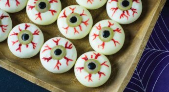 18 Creepy Treats to Make Your Halloween Party Extra Spooky