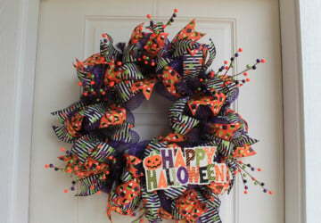 Best DIY Halloween Wreaths - DIY Halloween Wreaths, diy Halloween wreath, DIY Halloween Door Decor, diy Halloween decorations