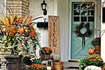 15 Creative DIY Fall Porch Decor Ideas - Fall Porch Decorating Ideas, Fall Porch Decor Ideas, fall porch decor, Fall Porch, DIY Fall Porch Decorating Ideas, DIY Fall Porch Decor Ideas, DIY Fall Porch Decor