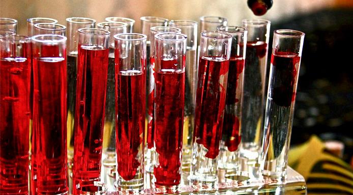 18 Halloween Cocktails and Alcoholic Drink Recipes 18 Halloween Cocktails and Alcoholic Drink Recipes - Halloween recipes, halloween drinks, Halloween Drink Recipes, Halloween Cocktails and Alcoholic Drink Recipes, Halloween Cocktails, Halloween Cocktail