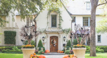 15 Spooky and Creative Outdoor Halloween Decorating Ideas