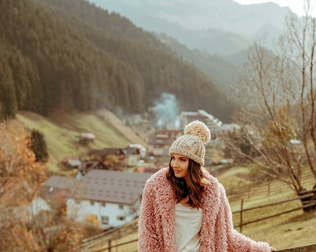 15 Fall-to-Winter Outfits We Want to Wear Right Now - winter outfit ideas, Transitional Fashion, fall to winter outfits, casual winter outfits