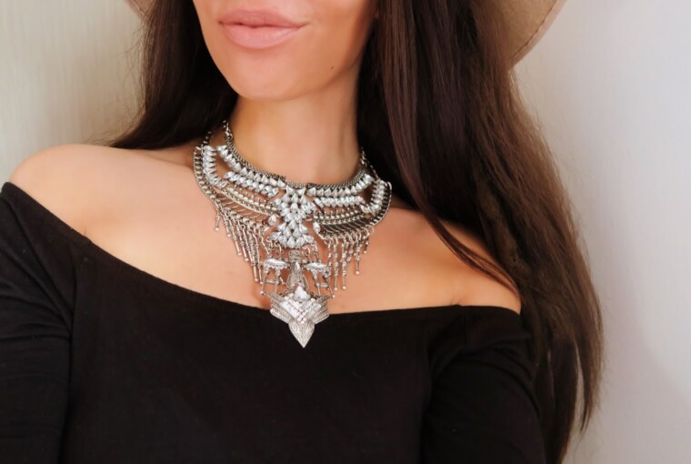 Jewelry and Outfit: How to Perfectly Match Them? Jewelry and Outfit: How to Perfectly Match Them? - statement earrings, skin tone, match, jewelry, fashion