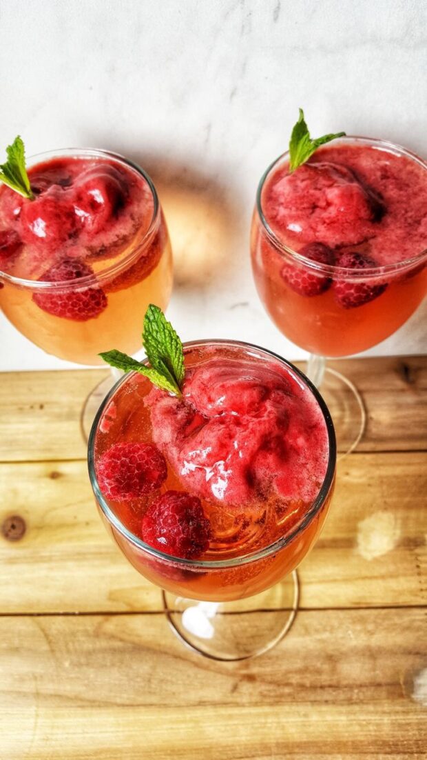 21 Holiday Inspired Cocktail Float Recipes for Parties