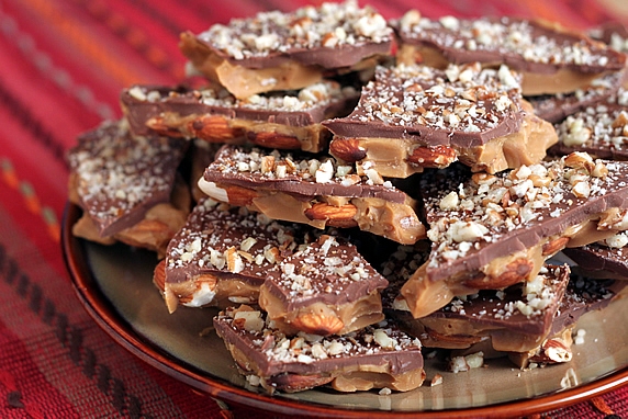 15 Toffee Christmas Crack Recipes and Ideas 15 Toffee Christmas Crack Recipes and Ideas - Toffee Christmas recipes, Toffee Christmas Crack Recipes, Toffee Christmas, Toffee, Christmas recipes, Christmas Crack Recipes