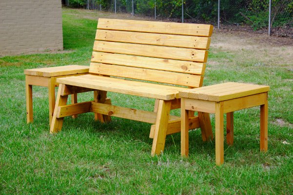 Source: http://jayscustomcreations.com/2013/06/free-plans-2×4-outdoor-bench/