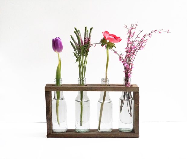 Source: http://nur-noch.blogspot.com/2015/01/flaschenvase-bottle-vase.html