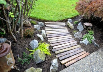 16 Amazing DIY Garden Path and Walkways Ideas - Garden Paths design ideasd, garden path, Front Yard Entry Pathway, DIY Garden Walkways Ideas, DIY Garden Path and Walkways Ideas, DIY Garden Path, diy garden