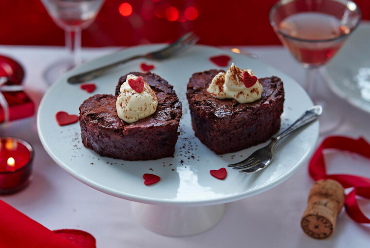 15 Romantic Dessert Recipes for a Sweet Valentine's Day (Part 2) - Valentine's day recipes, Valentine's day desserts, Valentine's day cookies, Sweet Valentine's Day