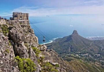 4 Reasons To Visit And Go Up Table Mountain In Cape Town - visit, travel, tourists, table mountain, Hiking, cape town, abseiling