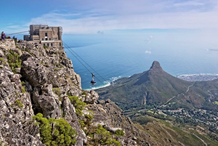 4 Reasons To Visit And Go Up Table Mountain In Cape Town - visit, travel, tourists, table mountain, Hiking, cape town, abseiling