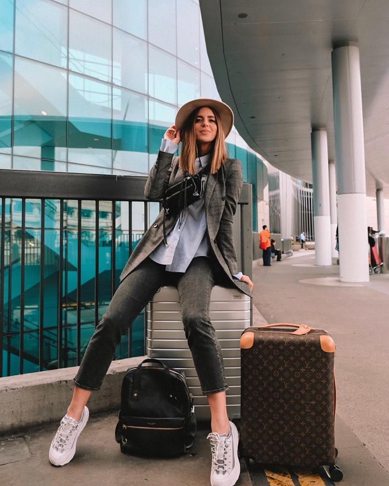 Comfortable Yet Stylish Outfits to Wear While Traveling