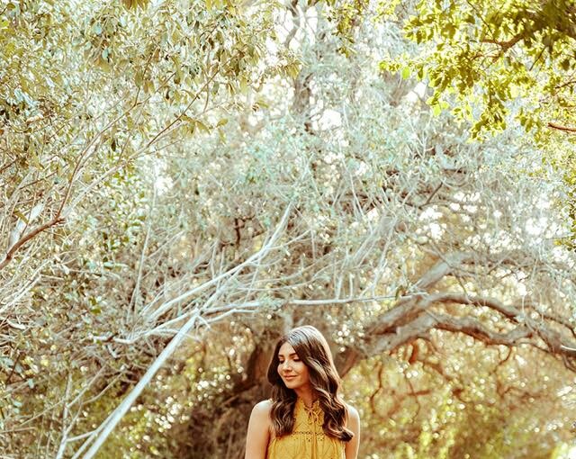 15 Perfect Midi Dress Outfit Ideas for Hot Summer Days 15 Perfect Midi Dress Outfit Ideas for Hot Summer Days - summer midi dress outfit, midi dress outfit ideas, midi dress