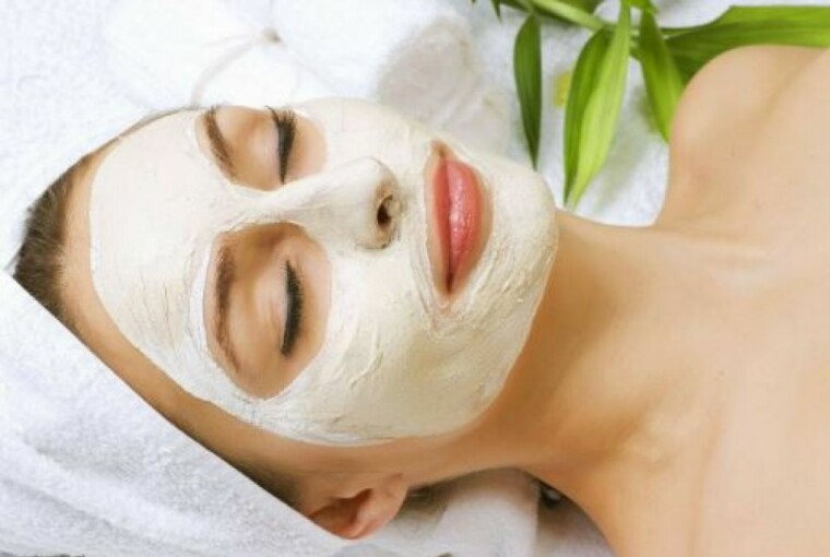 Weekend To-Do: 15 DIY Face Masks You Can Make at Home Weekend To-Do: 15 DIY Face Masks You Can Make at Home - DIY Face Masks You Can Make at Home, DIY Face Masks, DIY Face Mask Recipes, DIY Face Mask, diy cosmetics, diy beauty products