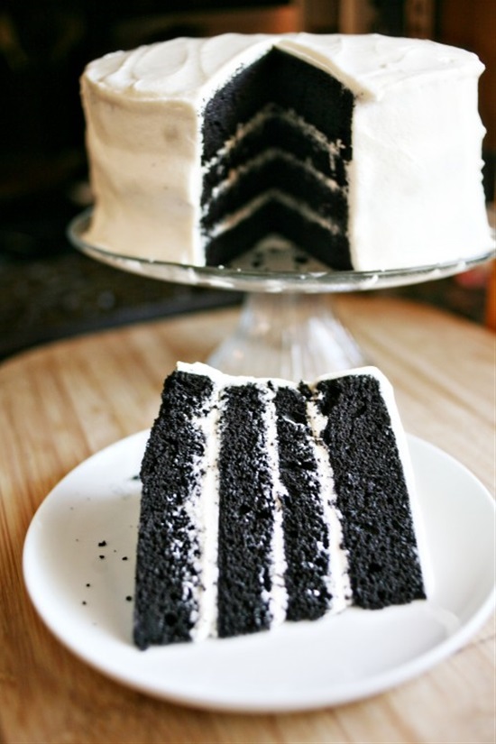 15 Breathtaking Black Wedding Cakes - Winter Wedding Cakes, wedding cakes, Black Wedding Cakes, Black Cakes