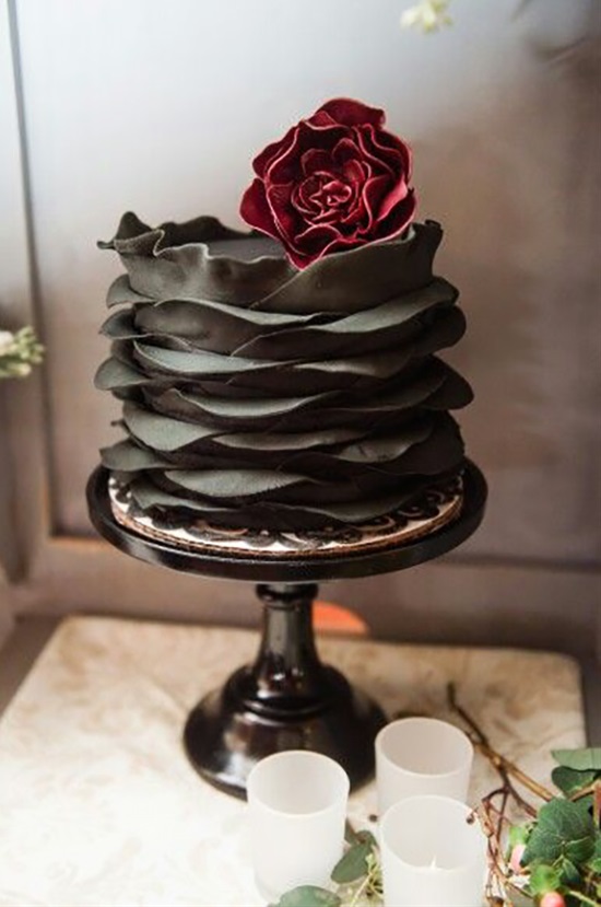 15 Breathtaking Black Wedding Cakes - Winter Wedding Cakes, wedding cakes, Black Wedding Cakes, Black Cakes