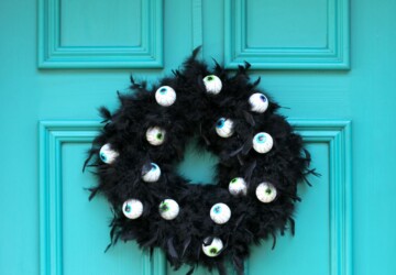 15 DIY Halloween Wreath Ideas (Part 1) - Halloween Wreath Ideas, DIY Halloween Wreaths, DIY Halloween Wreath Ideas, diy Halloween wreath