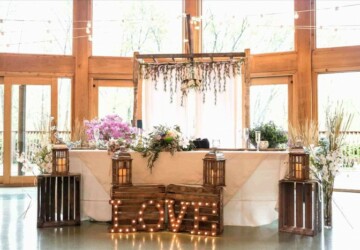15 Fall Wedding Ideas That Are Cozy and Chic - fall wedding theme, Fall Wedding Ideas, Fall Wedding Idea, fall wedding flowers, fall wedding dresses, fall wedding Bouquets, fall wedding