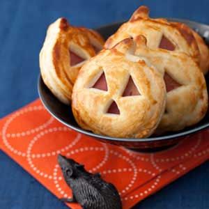 15 Easy Appetizers for a Spooktacular Halloween Party (Part 1) - Halloween Party Food Ideas for Kids, Halloween Party Food Ideas, Halloween Party Food, Halloween Party Desserts, Halloween party, Halloween Appetizer, appetizer recipes